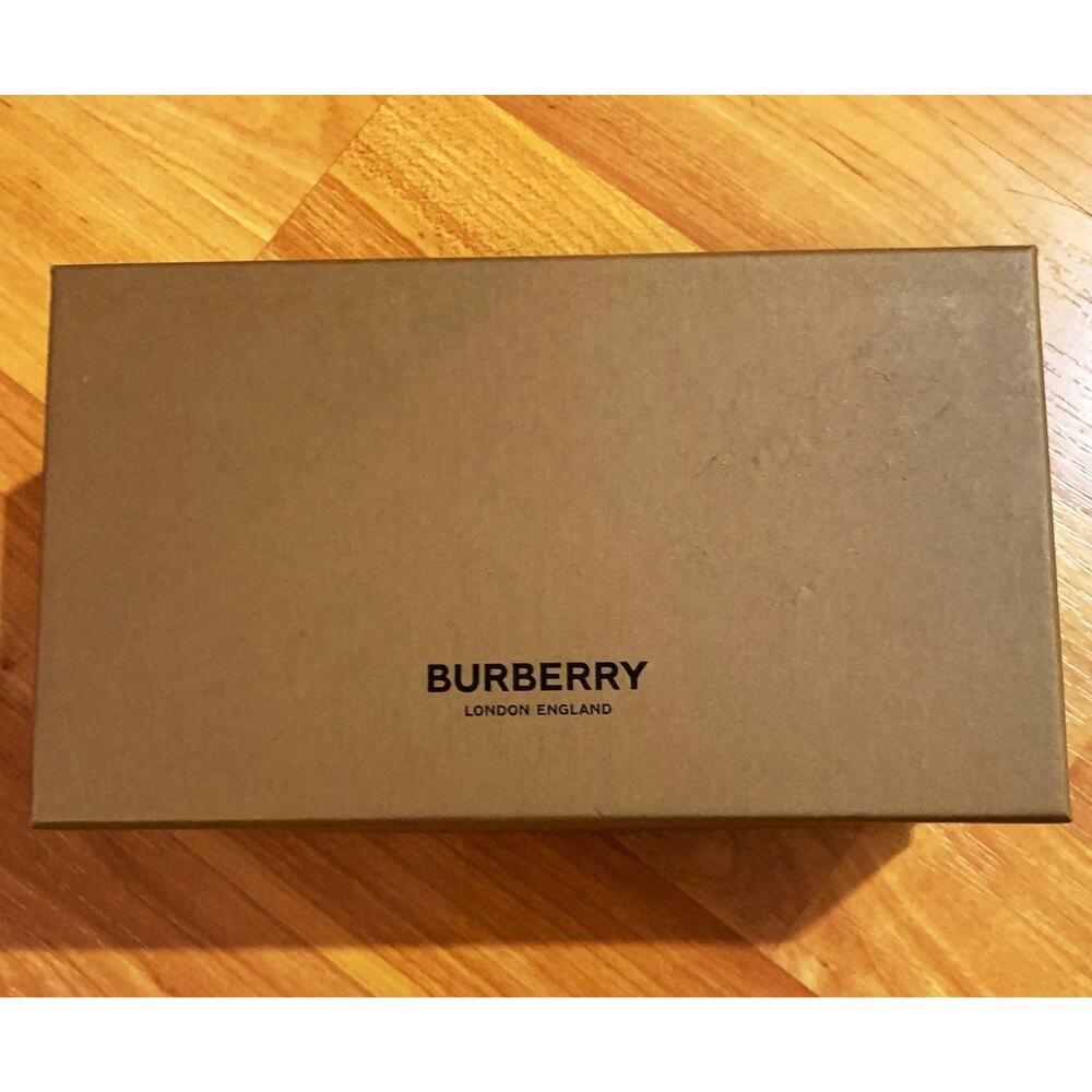 Burberry empty sunglasses‎ box